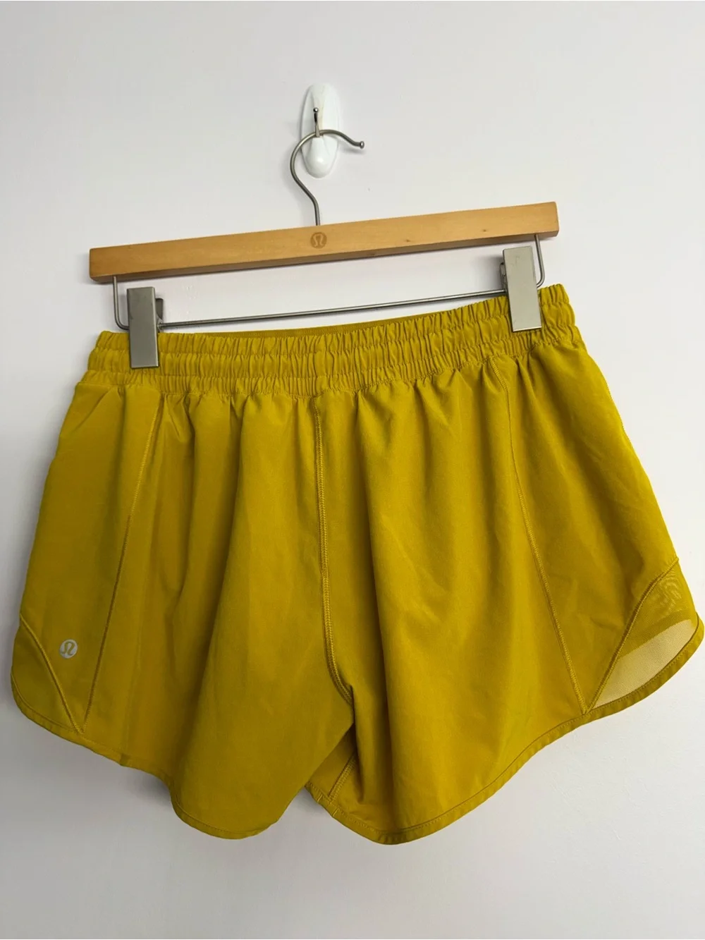 Lululemon Hotty Hot Short II *Long 4" Honeycomb Size 10 Yellow - Picture 2 of 6